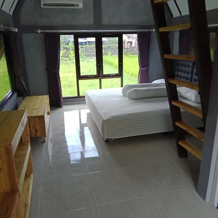 Joglopari Guesthouse Room 2 Bukan Untuk Pasangan Non Pasutri Tjepit エクステリア 写真