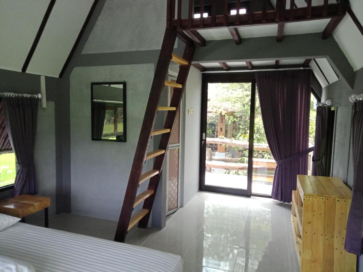 Joglopari Guesthouse Room 2 Bukan Untuk Pasangan Non Pasutri Tjepit エクステリア 写真