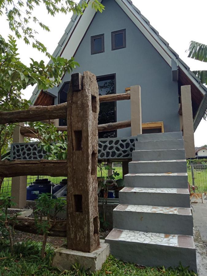 Joglopari Guesthouse Room 2 Bukan Untuk Pasangan Non Pasutri Tjepit エクステリア 写真